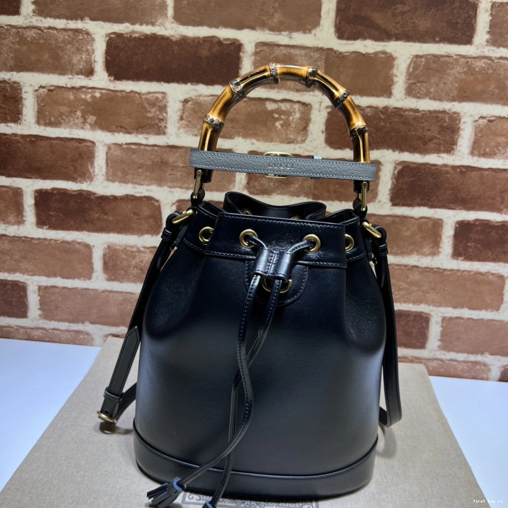 First bag ru bag Diana Gucci bucket small 0822